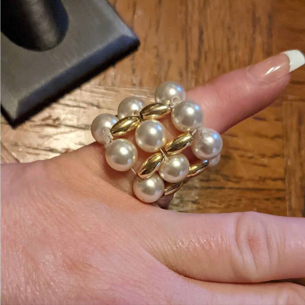 Stretchy faux pearl beaded statement ring